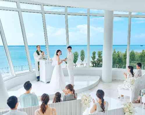 白の教会/アールイズ・ウエディングの写真2