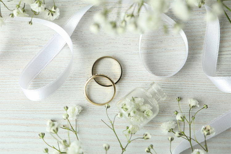結婚指輪　シンプル　リボン