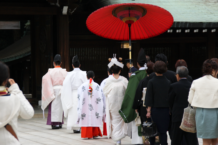 神社の結婚式の流れ解説！当日の流れと準備スケジュール、衣装など