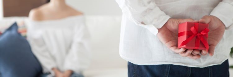 カップル　プロポーズ　指輪