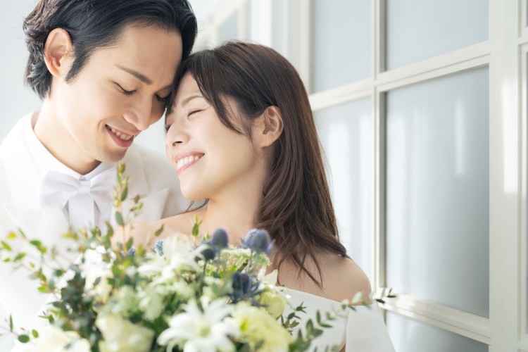 ウエディングドレス　新郎新婦　フォトウエディング