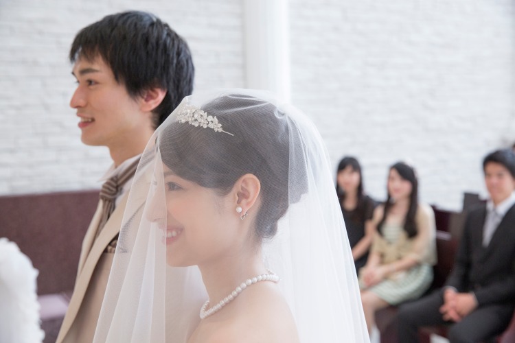 新郎新婦　バージンロード