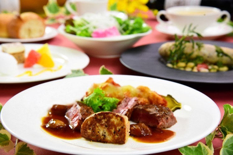 披露宴　料理　試食