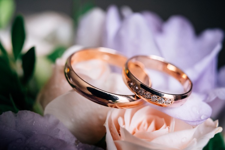 結婚指輪　花