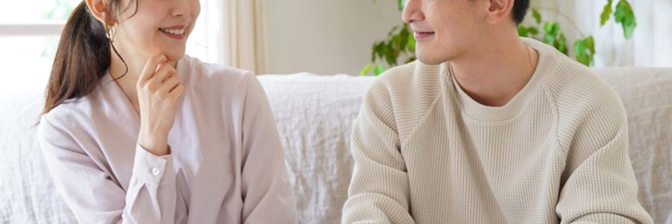 カップル 相談 笑顔