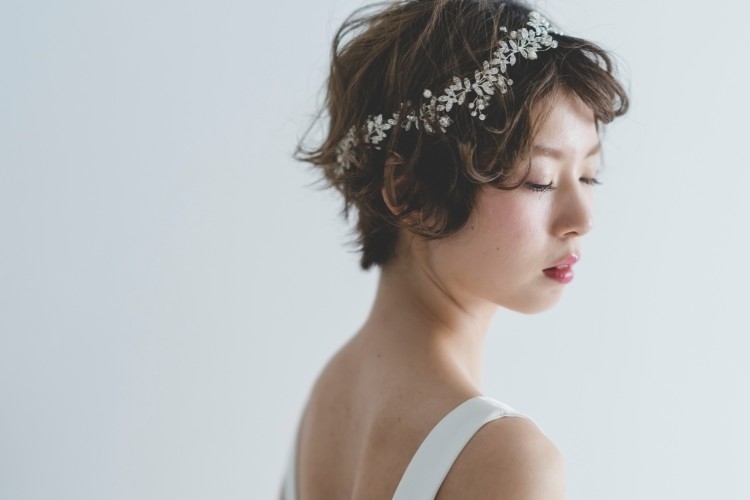 新婦　ウエディングドレス　ヘアスタイル