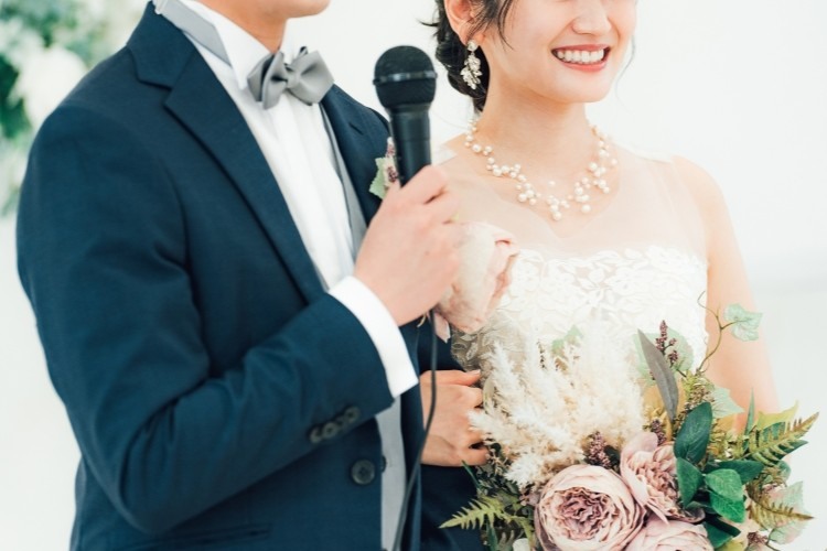 結婚式　新郎新婦　スピーチ