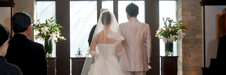新郎新婦 チャペル 挙式