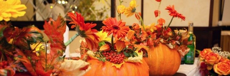 かぼちゃを用いて秋をイメージした装花