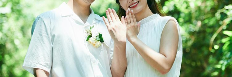 新郎新婦　結婚指輪　フォトウエディング