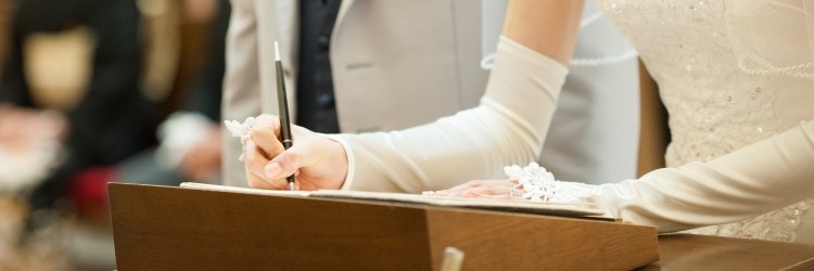 新郎新婦 結婚式 結婚証明書