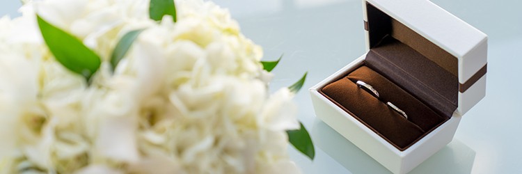 結婚指輪　ブーケ
