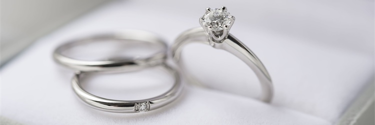 結婚指輪　婚約指輪