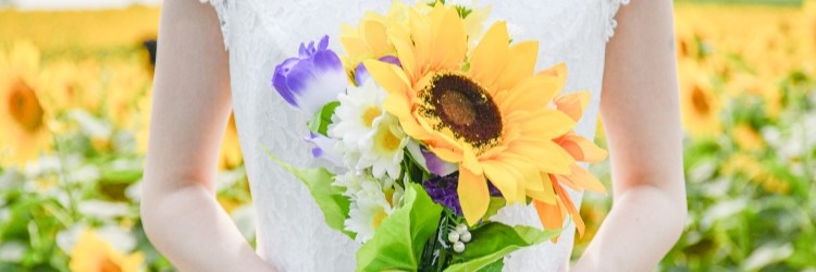 新婦　ひまわり　ブーケ