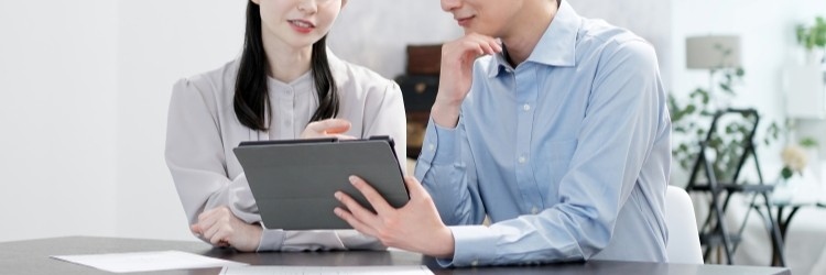カップル　相談　タブレット　スマホ