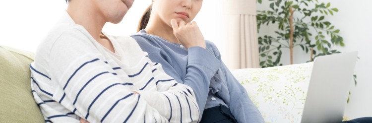 カップル　相談　悩む