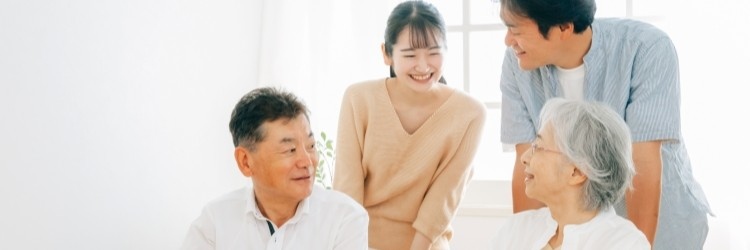 カップル　両親　顔合わせ　挨拶