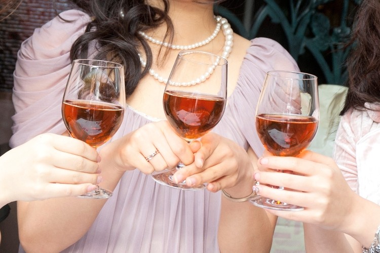 結婚式　ゲスト　乾杯