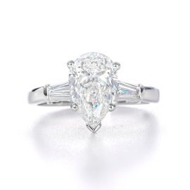 婚約指輪　ダイヤモンド　ペアーシェイプカット