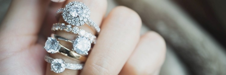 婚約指輪　ダイヤモンド