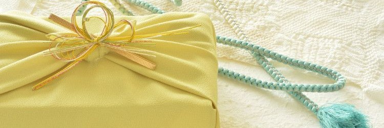 風呂敷包み　引き出物　手土産