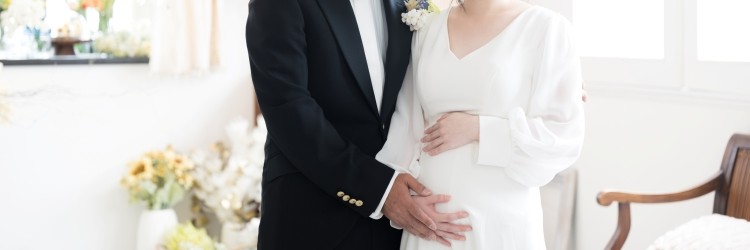 マタニティウエディング　新郎新婦