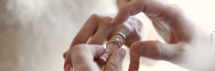 婚約指輪　結婚指輪　エンゲージカバーセレモニー