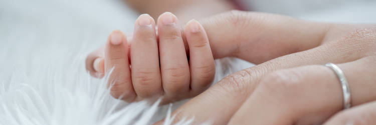 結婚指輪 女性 赤ちゃん