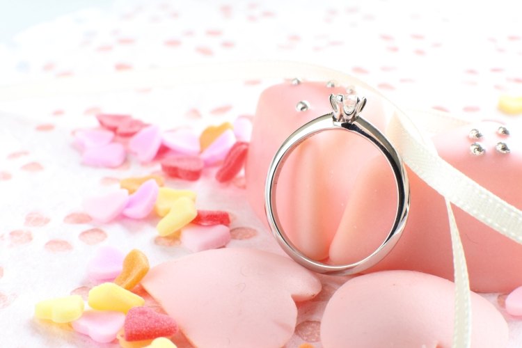 婚約指輪　ソリティア　爪あり