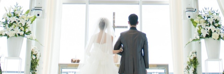 新郎新婦　チャペル　結婚式