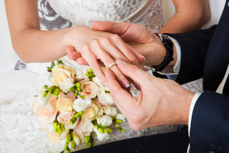 シンプルな結婚指輪を選ぶ人は70.5％！おすすめブランド7選