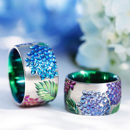 結婚指輪　珍しいデザイン　美しい　紫陽花
