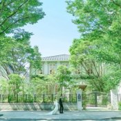 【緑溢れる勾当台駅5分】自然光チャペル×貸切邸宅のガーデン婚体験の詳細を見る