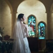 【クラシカルホテルの世界観】ステンドグラス煌めく感動挙式&上質空間