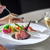 *連休BIG*絶景ウェディング&おもてなし美食体験×最大130万特典の詳細を見る