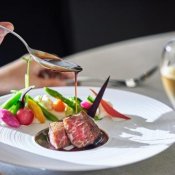 国産牛×オマール海老ハーフコース5品＊3万円無料試食付フェアの詳細を見る