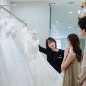 残1【衣装重視の花嫁必見★】2000着のドレス見学×試食×衣装特典★