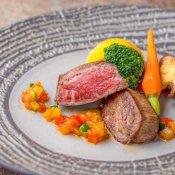 【限定豪華3万円特典】霜降黒毛和牛試食＆12大特典×駅前邸宅の詳細を見る