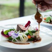 【26年4月迄◇料理グレードUP特典】信州牛コース試食&森の挙式体験/交通費優待