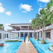 《豪華23大×ギフト券》光と緑溢れるチャペル&ドレス見学×和牛