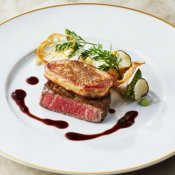 \美食体験プレミア/1日1組貸切邸宅|黒毛和牛を堪能!純白チャペル&緑ガーデン