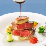 ＼最大130万特典／ドレス試着×牛フィレ試食×チャペル