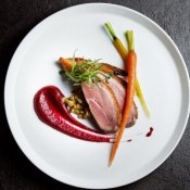 【花嫁ALL体験＆10万ギフト】厳選牛コース試食×試着×チャペル体験×ドレス試着の詳細を見る