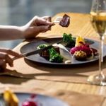 《初めて＆2件目来館◎｜10大特典進呈》2種国産牛コース試食×チャペル見学相談
