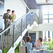 【憧れの階段演出体験】緑豊かな貸切邸宅見学&近江牛試食フェアで結婚式まるごと体験
