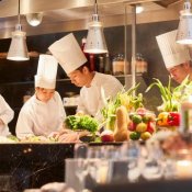 【金曜限定】130万優待◆週末同様に全館を貸切る贅沢&出来立てお料理試食