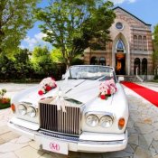 【愛車の展示も叶う◎】ロールス・ロイス乗車×貸切ウエディング体験
