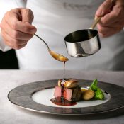 【最大108万円特典付き】黒毛和牛試食＆天空の140mチャペル挙式体験