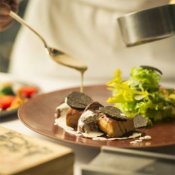【月末SP】国産牛コース試食×本番さながら会場コーデ見学♪