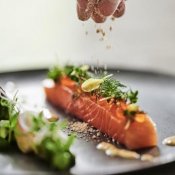 《料理満足度◎》大聖堂チャペル見学×上州牛の無料試食付き☆